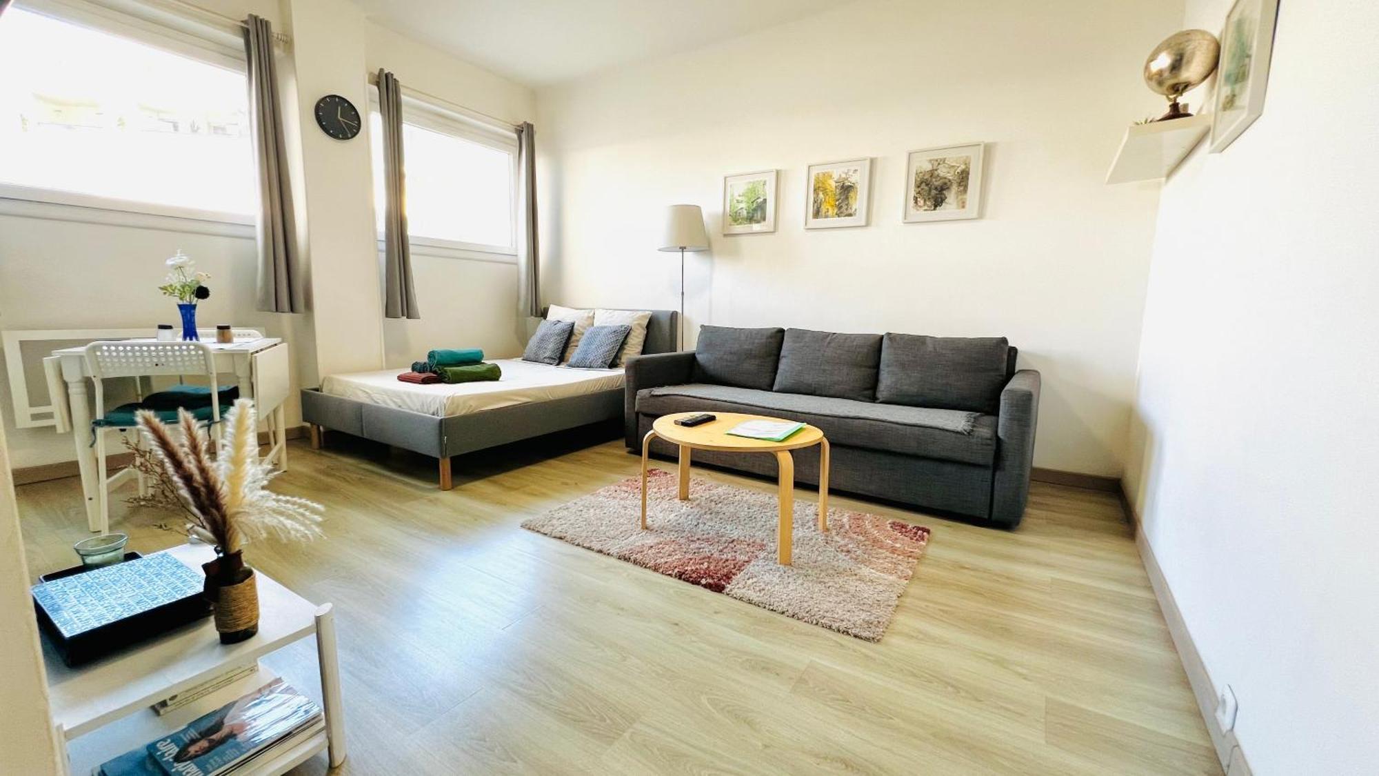 Apartment Joli Proche Plage, Vieux Port & Palais Pharo